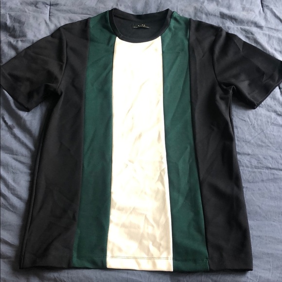 Men’s vertical stripe Tshirt - Picture 1 of 3